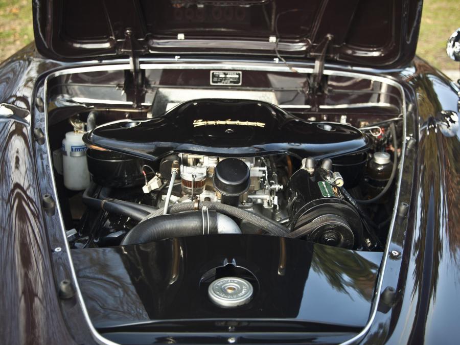 Моторный отсек Facel Vega FV4 Typhoon 1957 года  (фото 15 из 28)